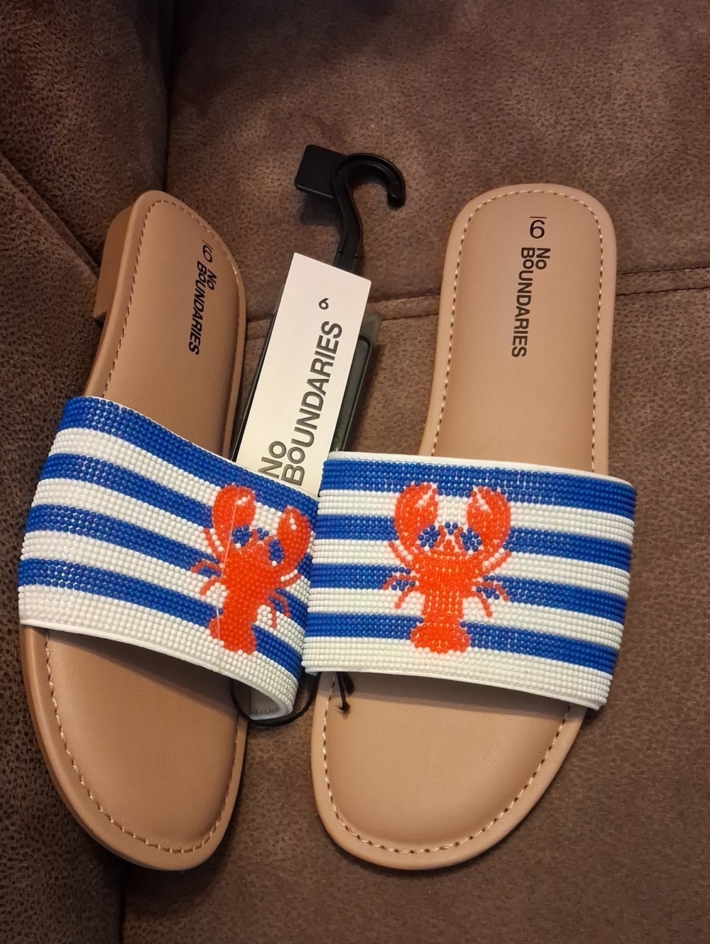 No Boundaries Striped Beaded Slide Sandals with Red Lobster Accent Size 9